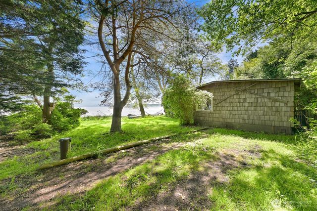 1865 Seacrest Drive, Lummi Island, WA 98262
