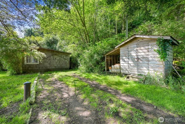 1865 Seacrest Drive, Lummi Island, WA 98262