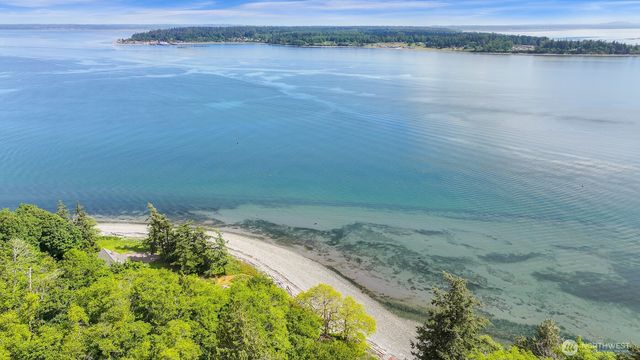 1865 Seacrest Drive, Lummi Island, WA 98262