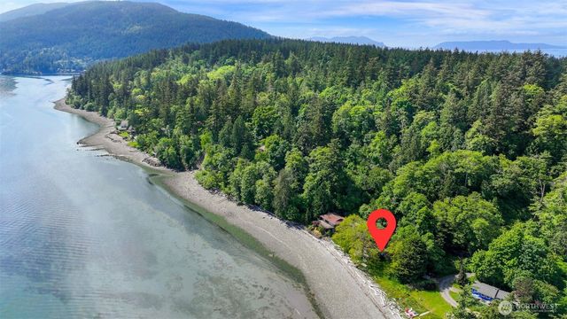 1865 Seacrest Drive, Lummi Island, WA 98262