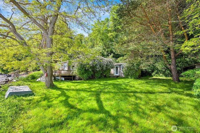 1865 Seacrest Drive, Lummi Island, WA 98262