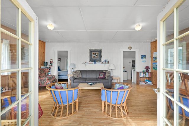 1865 Seacrest Drive, Lummi Island, WA 98262