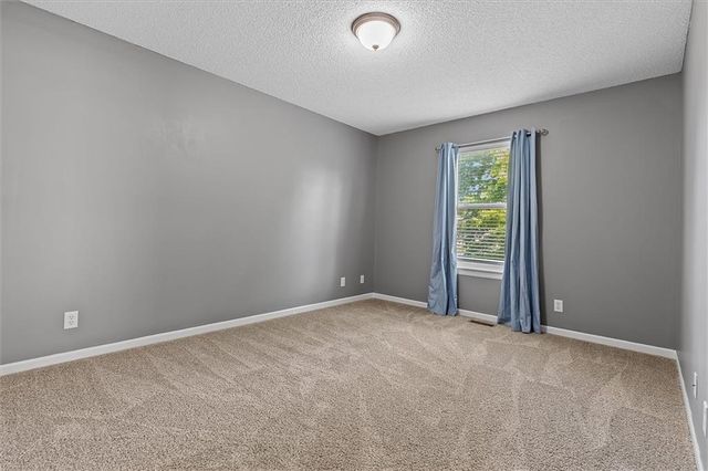 2209 NE Wyndham Drive, Blue Springs, MO 64029