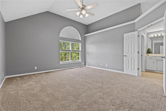 2209 NE Wyndham Drive, Blue Springs, MO 64029