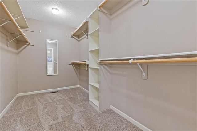 2209 NE Wyndham Drive, Blue Springs, MO 64029