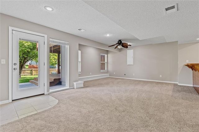 2209 NE Wyndham Drive, Blue Springs, MO 64029