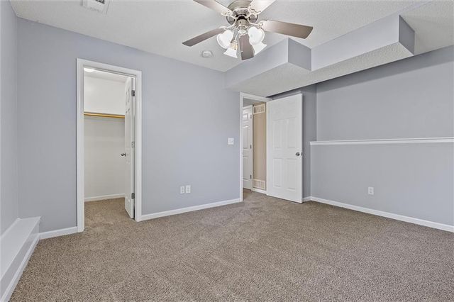 2209 NE Wyndham Drive, Blue Springs, MO 64029