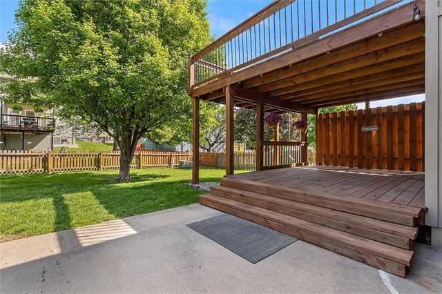 2209 NE Wyndham Drive, Blue Springs, MO 64029