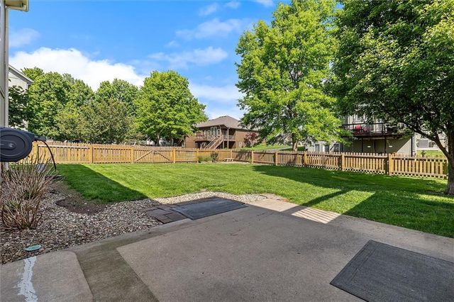 2209 NE Wyndham Drive, Blue Springs, MO 64029