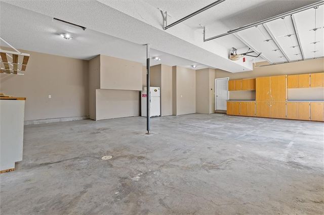 2209 NE Wyndham Drive, Blue Springs, MO 64029