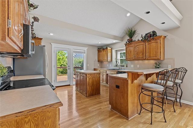 2209 NE Wyndham Drive, Blue Springs, MO 64029