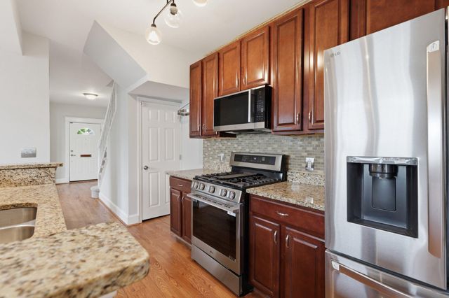 809 DELAFIELD NW, Washington, DC 20011