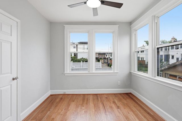 809 DELAFIELD NW, Washington, DC 20011