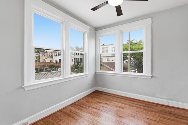 809 DELAFIELD NW, Washington, DC 20011