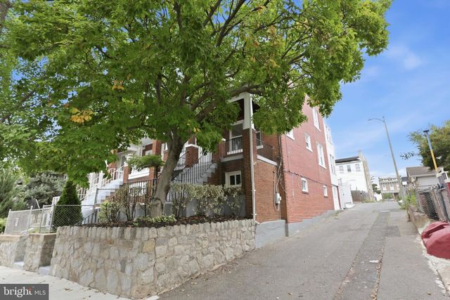 809 DELAFIELD NW, Washington, DC 20011