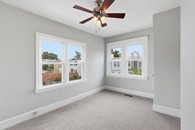 809 DELAFIELD NW, Washington, DC 20011