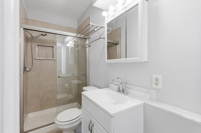 809 DELAFIELD NW, Washington, DC 20011