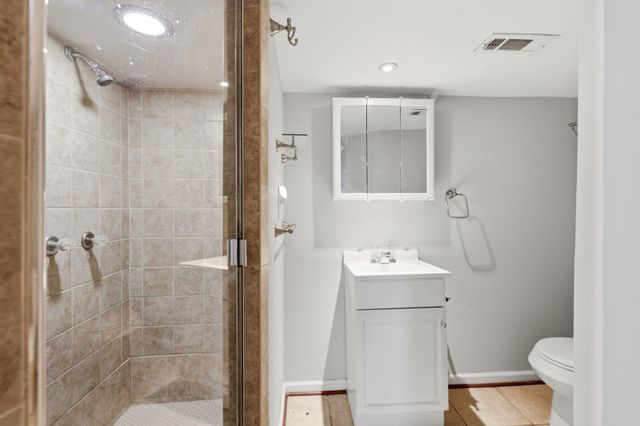 809 DELAFIELD NW, Washington, DC 20011