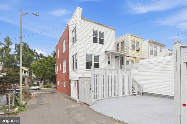 809 DELAFIELD NW, Washington, DC 20011