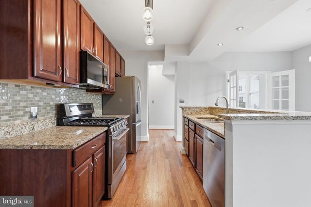 809 DELAFIELD NW, Washington, DC 20011