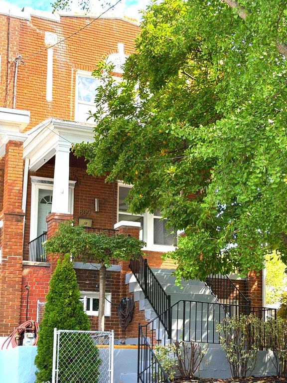 809 DELAFIELD NW, Washington, DC 20011