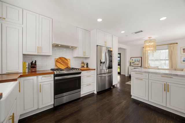 1054 Gardenia Drive, Houston, TX 77018