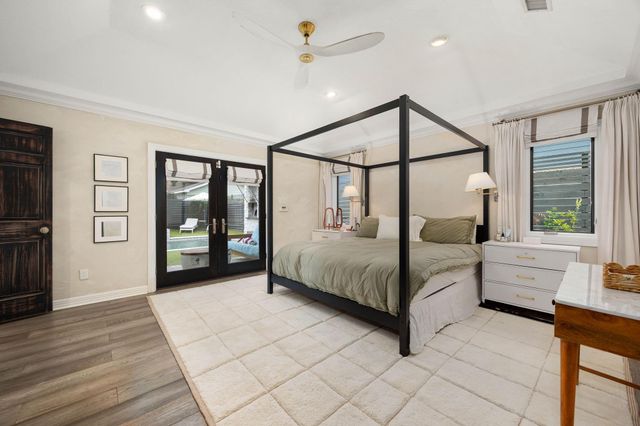 1054 Gardenia Drive, Houston, TX 77018