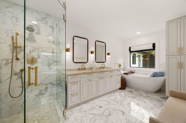 1054 Gardenia Drive, Houston, TX 77018