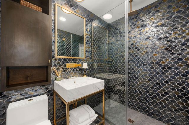 1054 Gardenia Drive, Houston, TX 77018