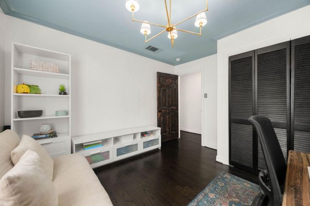 1054 Gardenia Drive, Houston, TX 77018