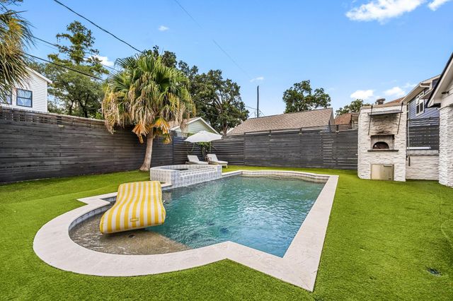 1054 Gardenia Drive, Houston, TX 77018
