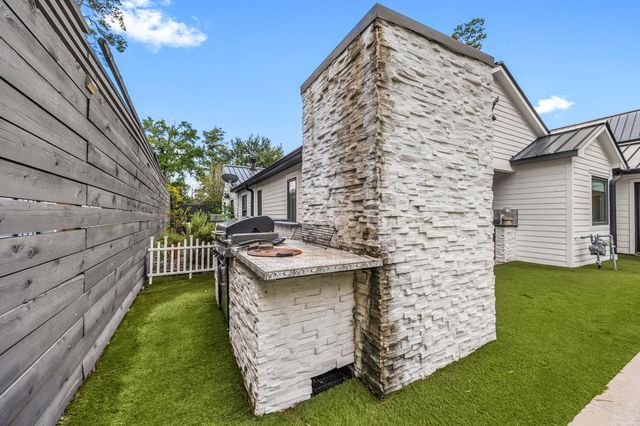1054 Gardenia Drive, Houston, TX 77018