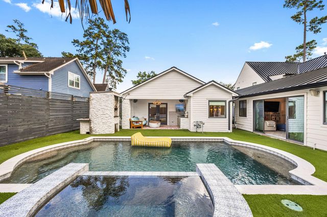 1054 Gardenia Drive, Houston, TX 77018