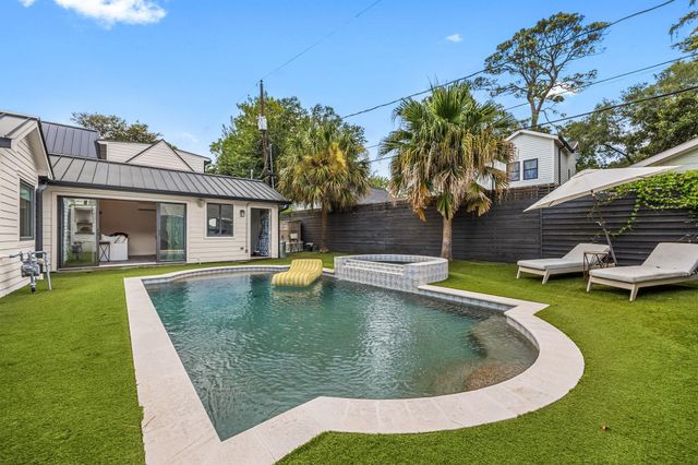 1054 Gardenia Drive, Houston, TX 77018