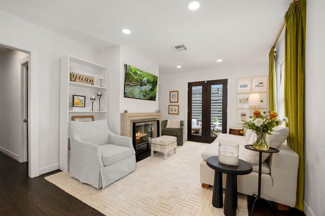 1054 Gardenia Drive, Houston, TX 77018