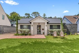 1054 Gardenia Drive, Houston, TX 77018