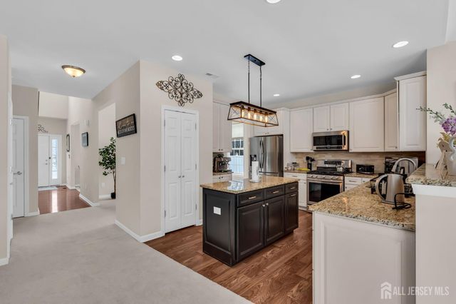 81 N Locust Avenue N A, Evesham, NJ 08053