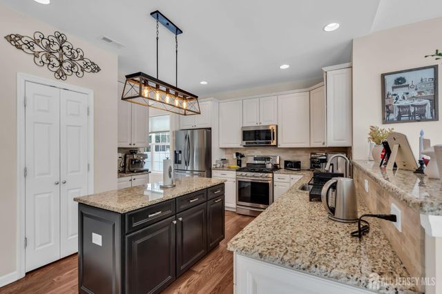 81 N Locust Avenue N A, Evesham, NJ 08053