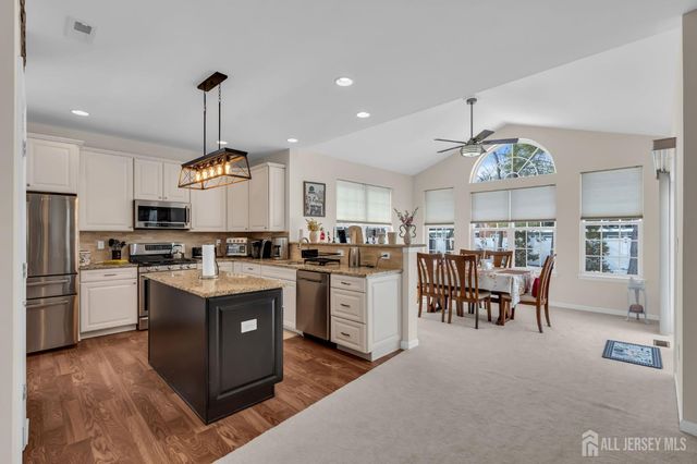 81 N Locust Avenue N A, Evesham, NJ 08053