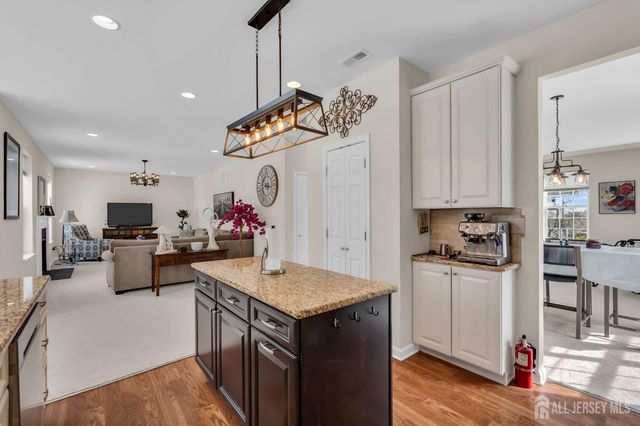 81 N Locust Avenue N A, Evesham, NJ 08053