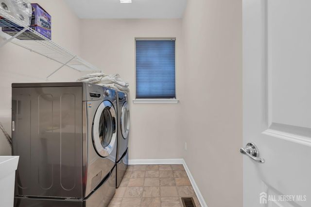 81 N Locust Avenue N A, Evesham, NJ 08053