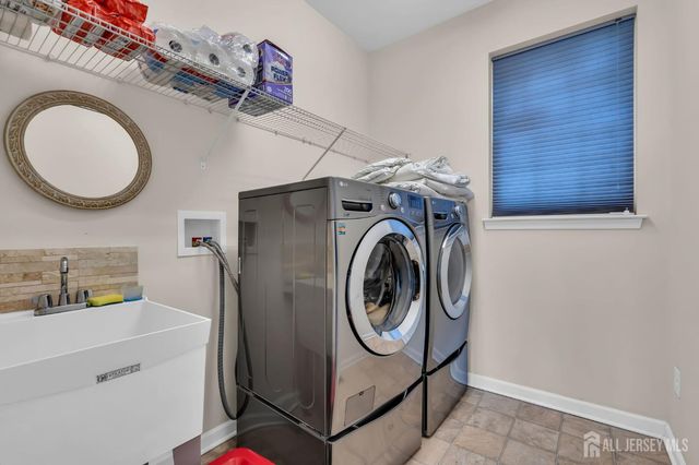 81 N Locust Avenue N A, Evesham, NJ 08053