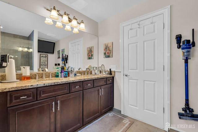 81 N Locust Avenue N A, Evesham, NJ 08053