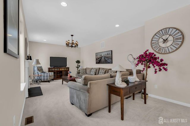 81 N Locust Avenue N A, Evesham, NJ 08053