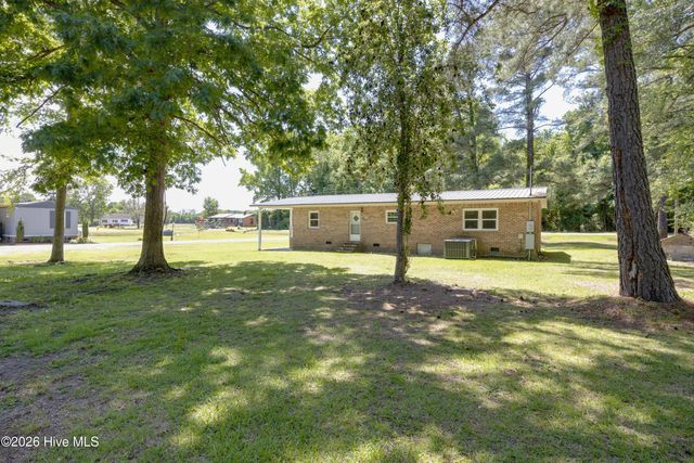 1995 Bear Trap Road, Williamston, NC 27892