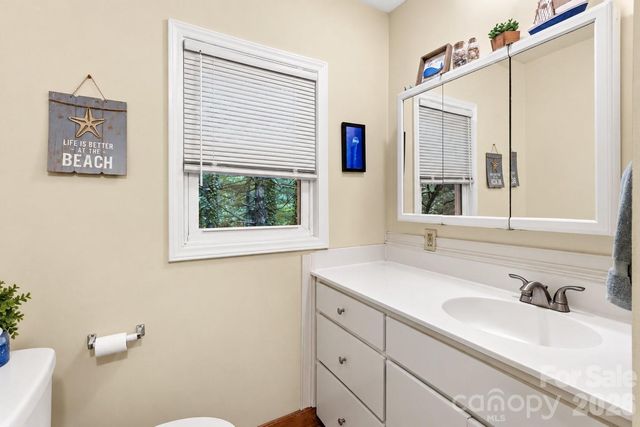 529 Alta Vista Drive, Hendersonville, NC 28791
