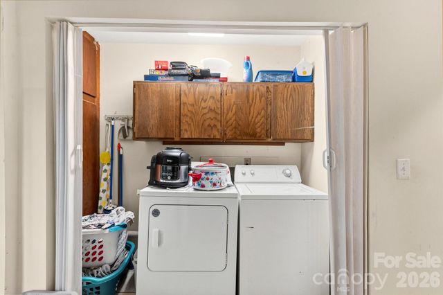 529 Alta Vista Drive, Hendersonville, NC 28791