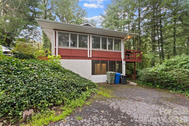 529 Alta Vista Drive, Hendersonville, NC 28791