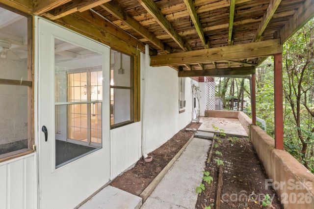 529 Alta Vista Drive, Hendersonville, NC 28791