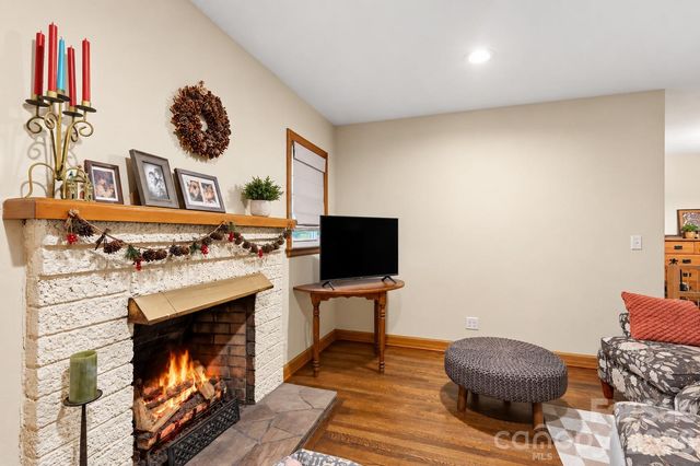 529 Alta Vista Drive, Hendersonville, NC 28791